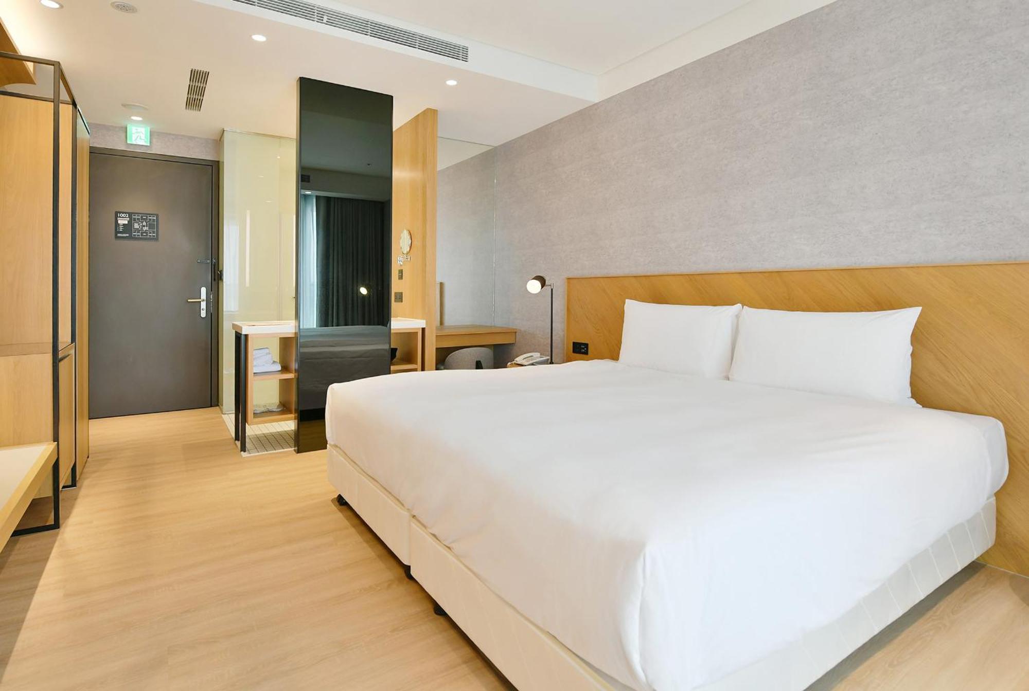 Check Inn Select New Taipei Sanchong Kültér fotó